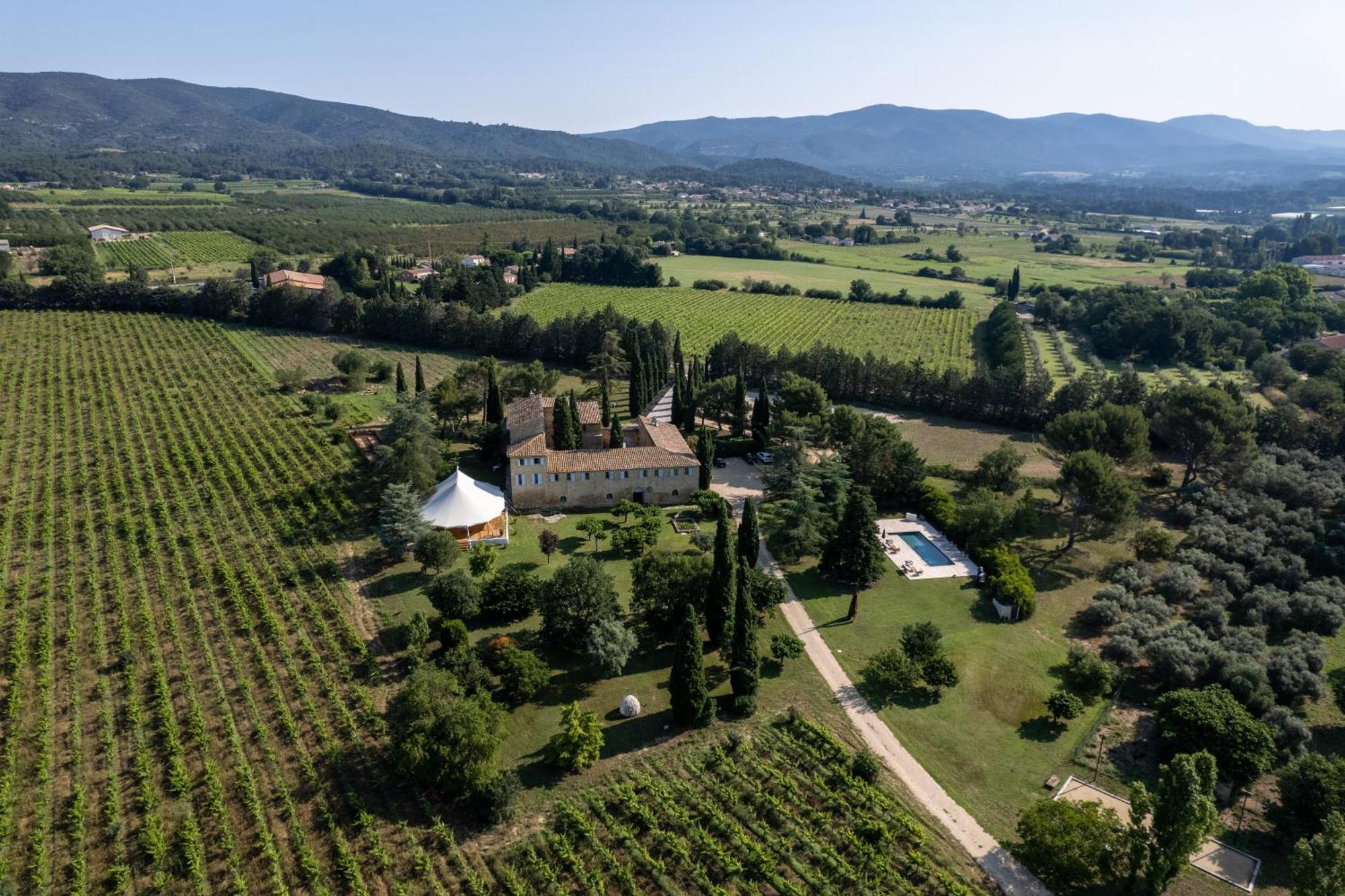Chateau Saint-Pierre De Mejans Puyvert Εξωτερικό φωτογραφία